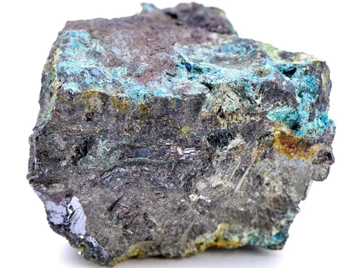 Mengenal Mineral Biru: Jenis dan Sifatnya