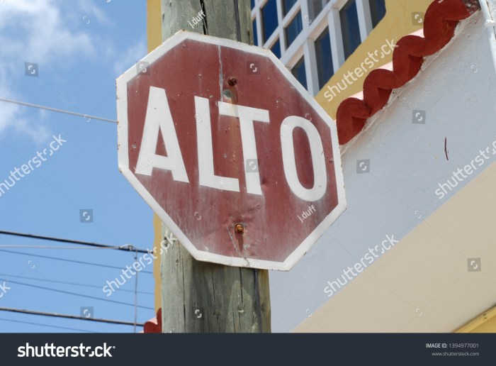 Apa yang Tertera di Tanda Stop di Meksiko?